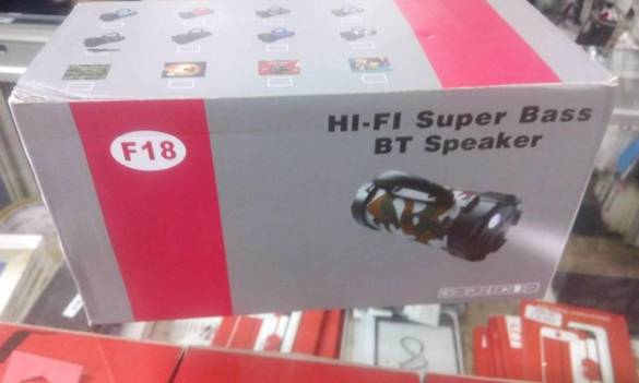 Superman F18 Bluetooth Hoparlör Radyo MP3 Player Fener Su Geçirmez - 4